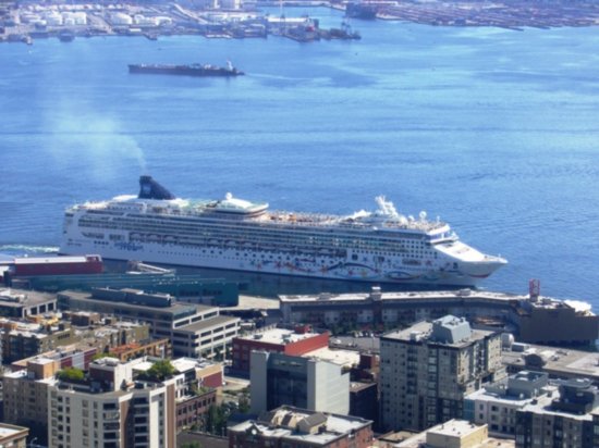 Cruise Ship leaving port