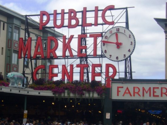 Main Entrance to market - notice the pig