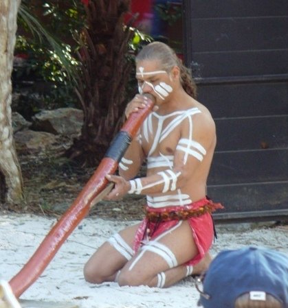 Aboriginee song and dance show