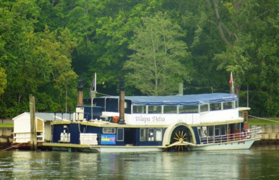 Riverboat on Hamilton river