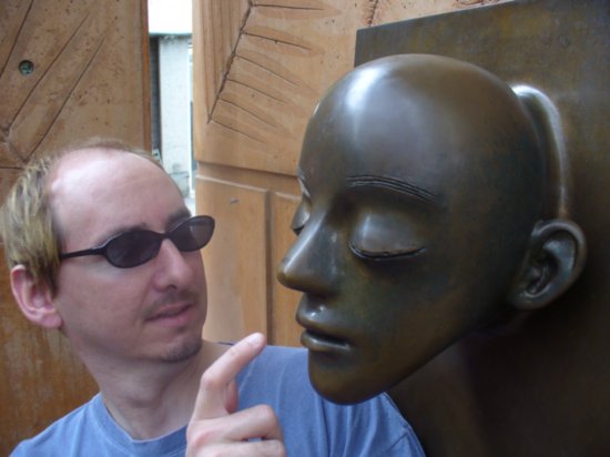 Colin and statue at Botanical Gardens