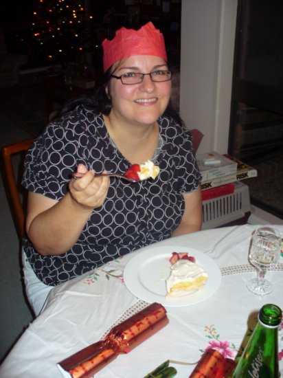 Melissa eating pavlova