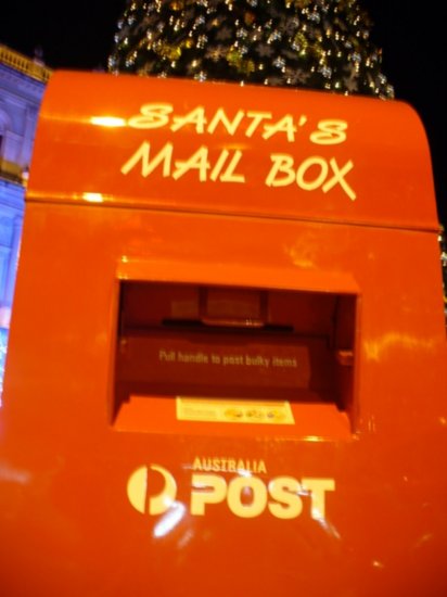 Santa's Mailbox (Mail sent to him in CANADA)!