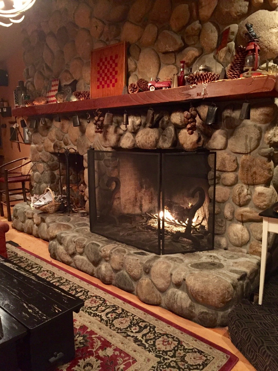 Lobby fireplace - Cambria resort