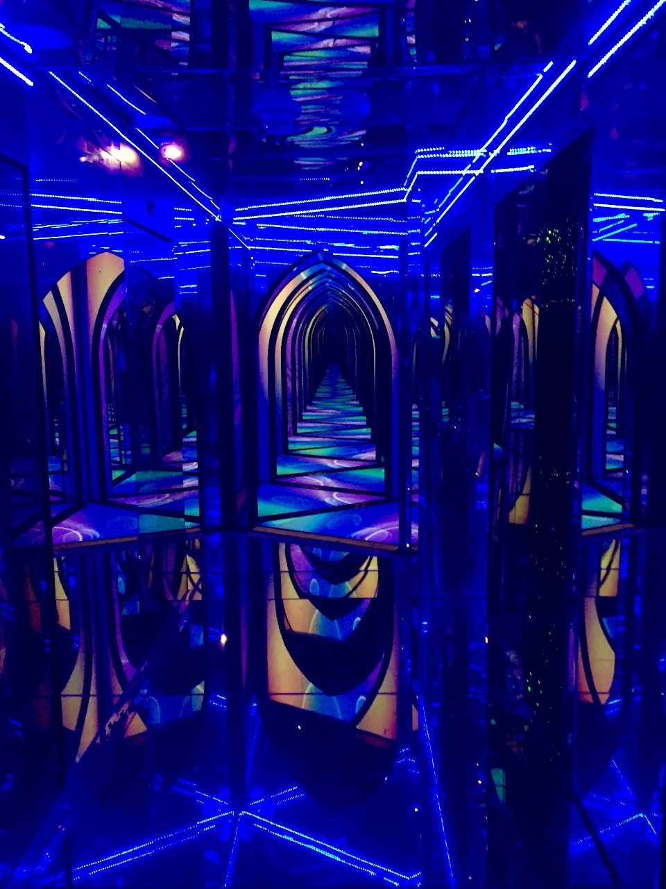 Mirror Maze - San Antonio